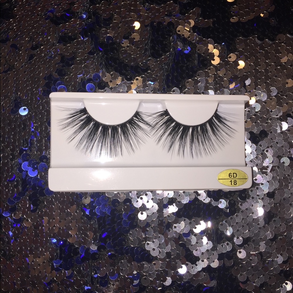 Lashes - Picture 8 of 10
